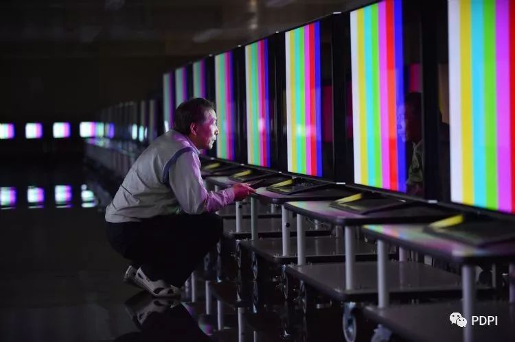 昆山奇材力拼3Q量产全球最大宽幅偏光板生产线