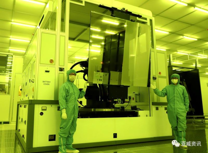 中国首条G11代掩膜版生产线产品下线