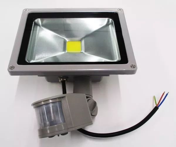 出口斯洛文尼亚的一款LED投光灯因质量问题被召回