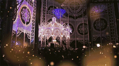 领略异国他乡的灯光风采