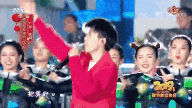 央视春晚37年首次采用柔性屏，“柔衣”舞出好运连连