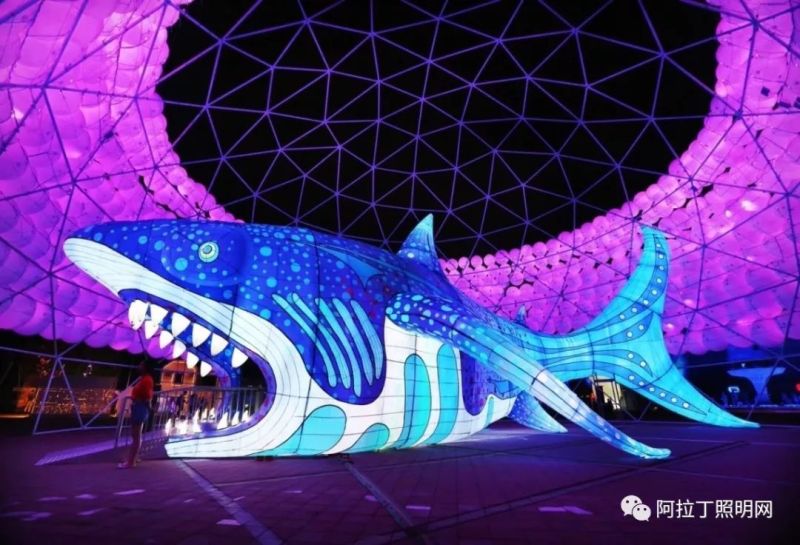 现代黑科技、商业营销新宠儿、网红打卡圣地？一文带你欣赏灯光艺术装置商业案例