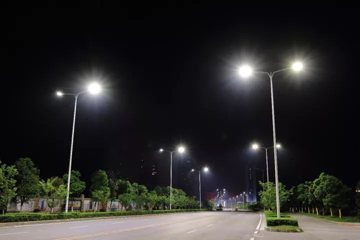 晶能光电：高性价比陶瓷封装在户外照明的应用