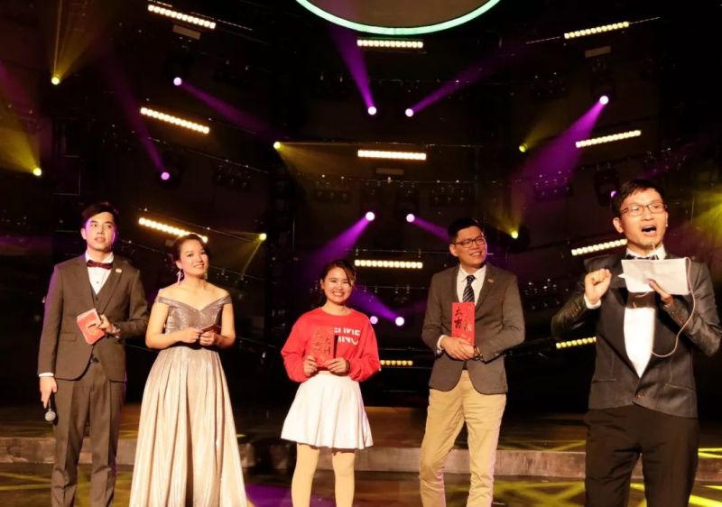 雅江光电大舞台有光有你才有戏