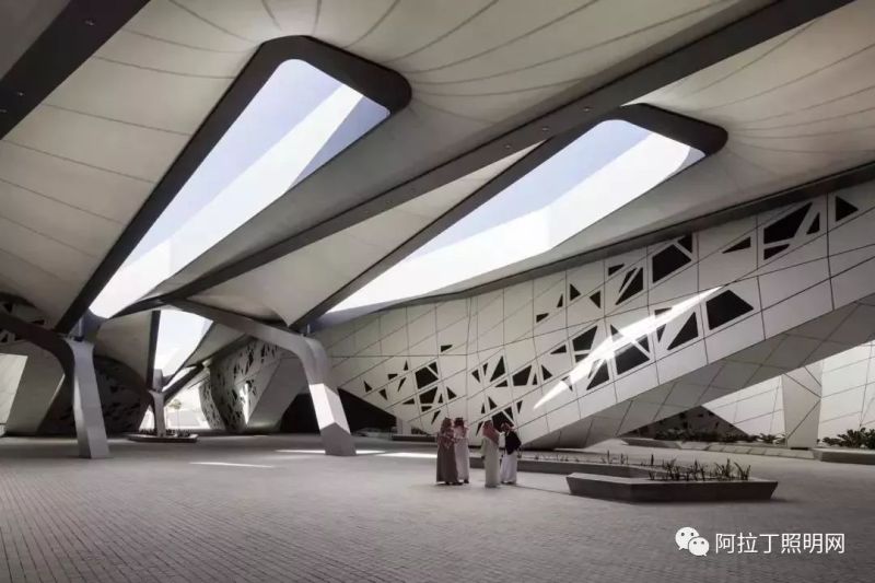 扎哈出品，必属精品！这座改造光和风的建筑被称为史上最聪明的沙漠设计