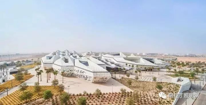 扎哈出品，必属精品！这座改造光和风的建筑被称为史上最聪明的沙漠设计