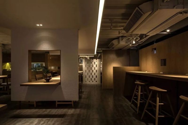 他们将层高只有2.2米的餐厅打造出最诗意的日式风