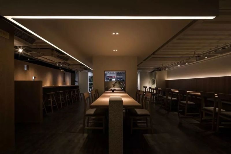 他们将层高只有2.2米的餐厅打造出最诗意的日式风