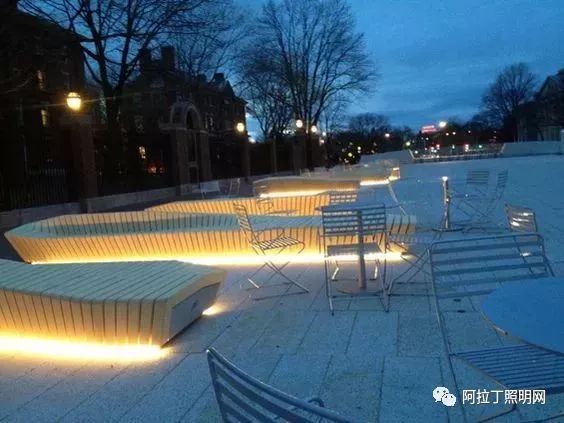 这些好看的景观地灯的存在，能让走路都变得有趣