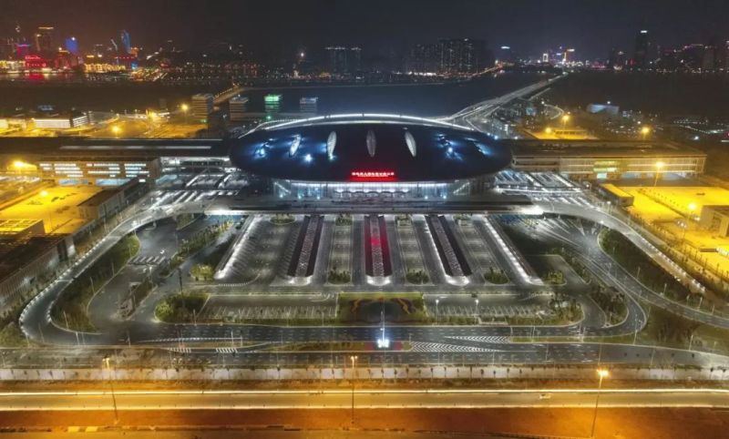 助力点亮港珠澳大桥，雷士照明发出世界瞩目之光