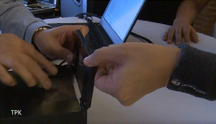 折叠屏手机扎推上市，全面揭秘每款折叠手机背后的AMOLED屏