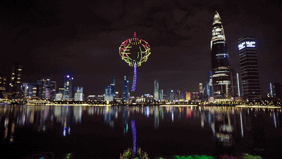 600架无人机花样拜年，巨“福”闪耀深圳夜空