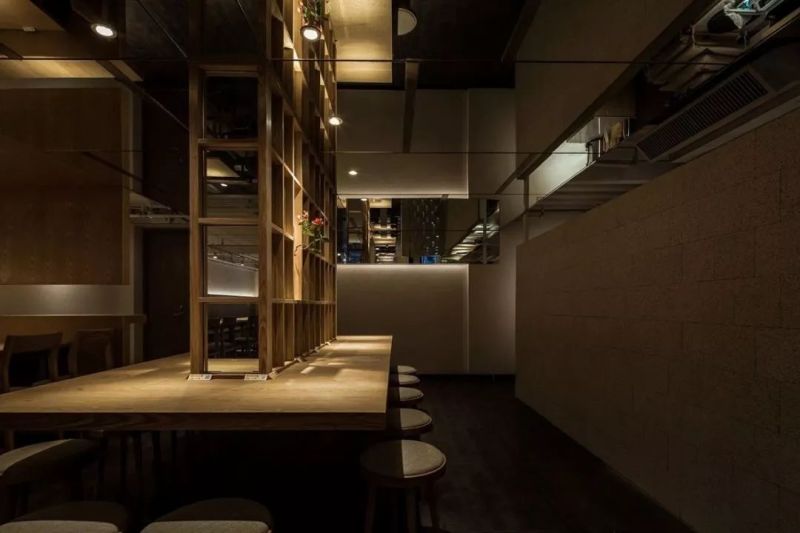 他们将层高只有2.2米的餐厅打造出最诗意的日式风