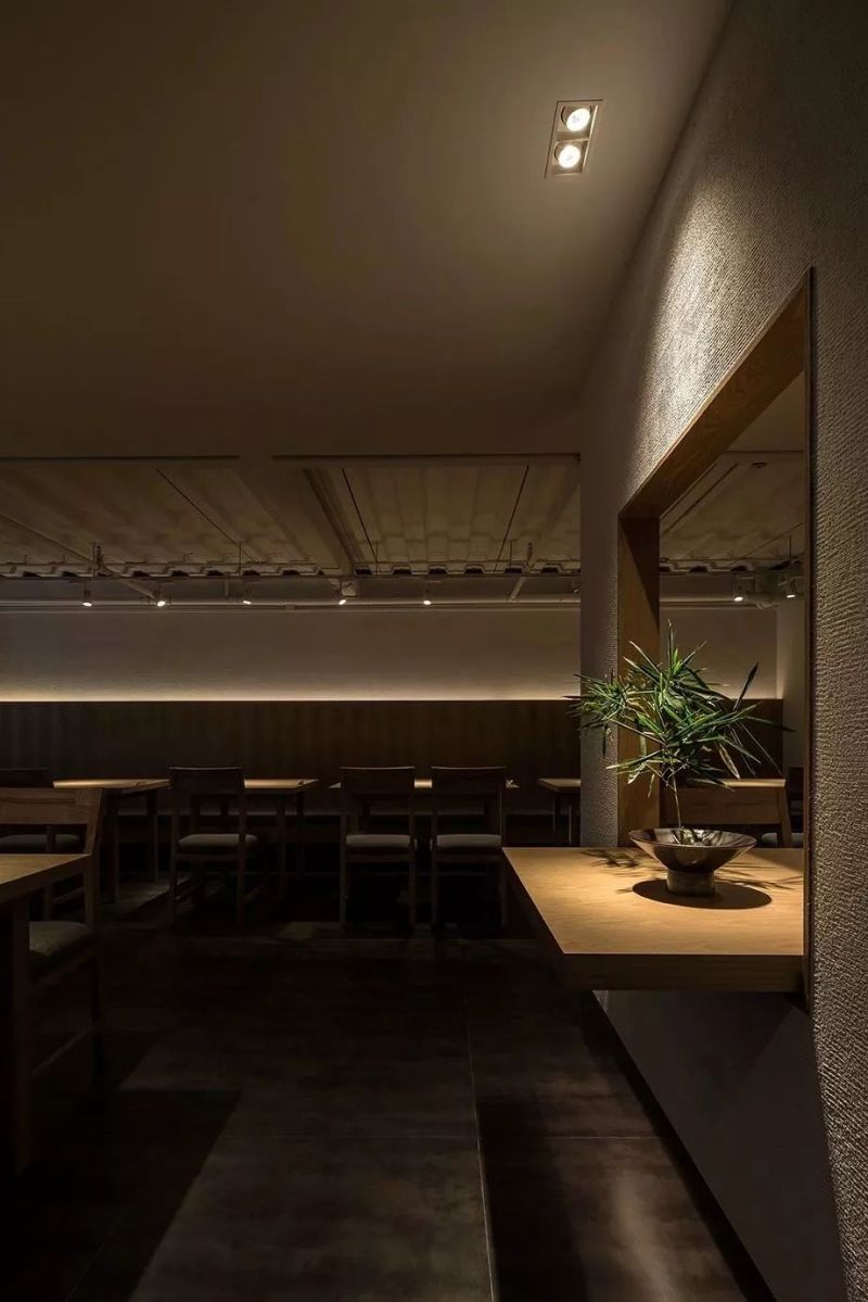 他们将层高只有2.2米的餐厅打造出最诗意的日式风