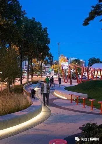 这些好看的景观地灯的存在，能让走路都变得有趣