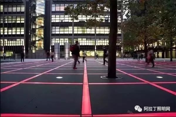 这些好看的景观地灯的存在，能让走路都变得有趣