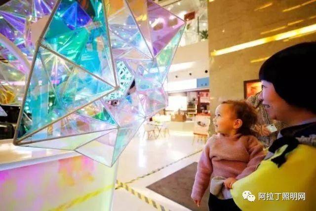 现代黑科技、商业营销新宠儿、网红打卡圣地？一文带你欣赏灯光艺术装置商业案例