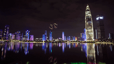 600架无人机花样拜年，巨“福”闪耀深圳夜空