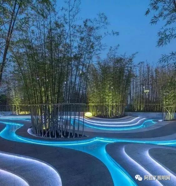 这些好看的景观地灯的存在，能让走路都变得有趣