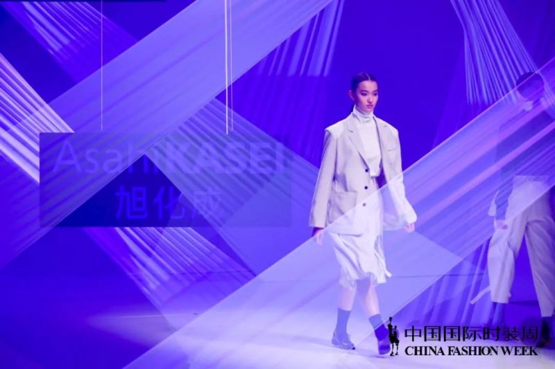 雅江光电|时尚风起云涌，光色随影舞动