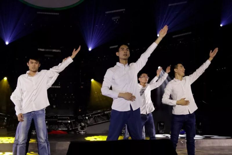 雅江光电大舞台有光有你才有戏