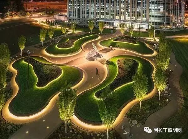 这些好看的景观地灯的存在，能让走路都变得有趣