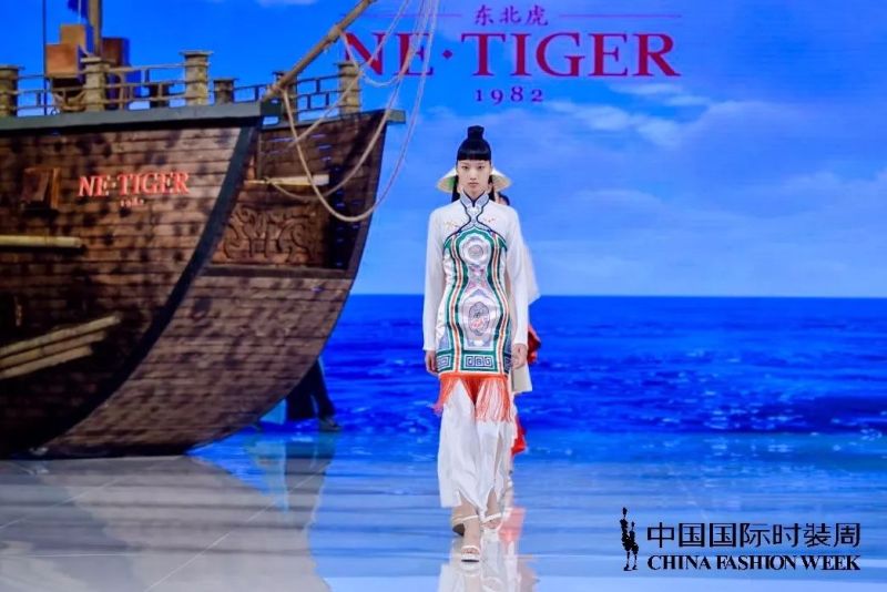 雅江光电|时尚风起云涌，光色随影舞动