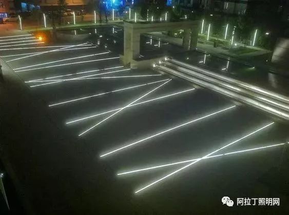 这些好看的景观地灯的存在，能让走路都变得有趣