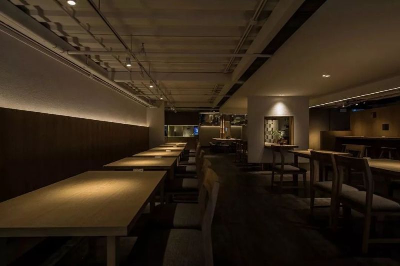 他们将层高只有2.2米的餐厅打造出最诗意的日式风