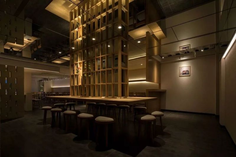 他们将层高只有2.2米的餐厅打造出最诗意的日式风