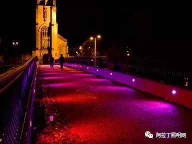 这些好看的景观地灯的存在，能让走路都变得有趣