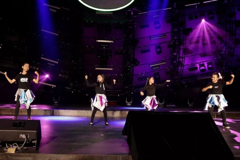 雅江光电大舞台有光有你才有戏