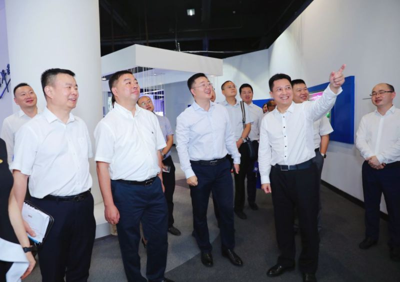 深商VS川商，泸州老窖走进雷曼光电