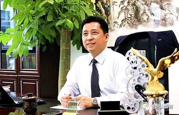 人生轨迹：梦想与责任同行   ——深圳雷曼光电科技股份有限公司董事长兼总裁、涟源一中校友李漫铁先生的铸梦与爱心之旅