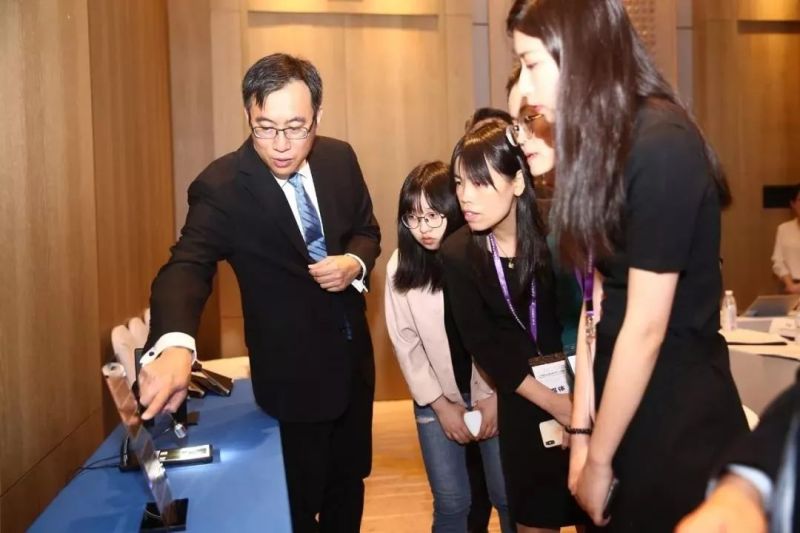 迎接氧化物半导体时代 | 康宁推出Astra™ Glass