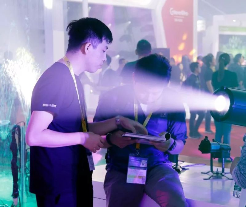 GETshow第二天，雅江光电持续火爆！