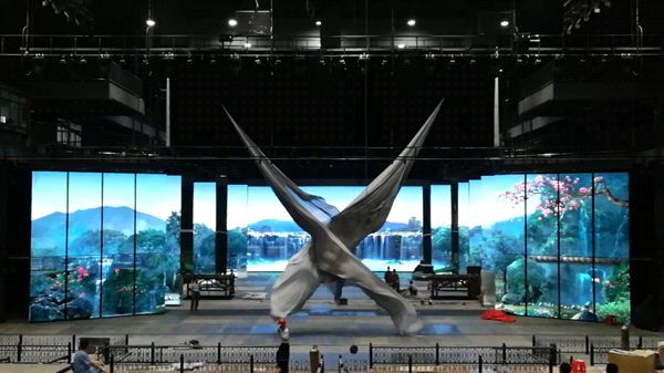 2018年中国舞台影视灯光调研分析报告