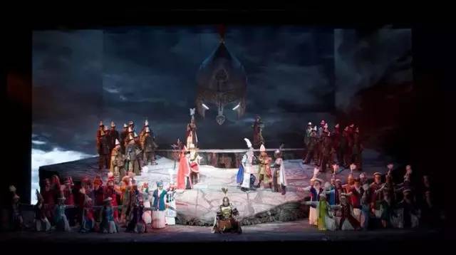 我国“灯光诗人”周国平，拿下舞美灯光设计界最高奖项