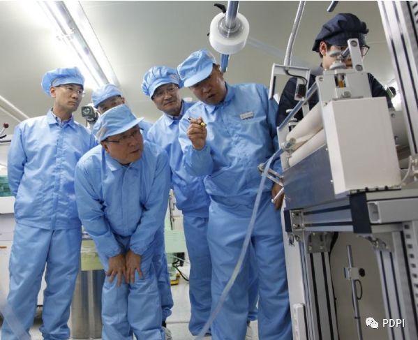 OLED扩产青黄不接 今年全球面板设备支出或大减4成