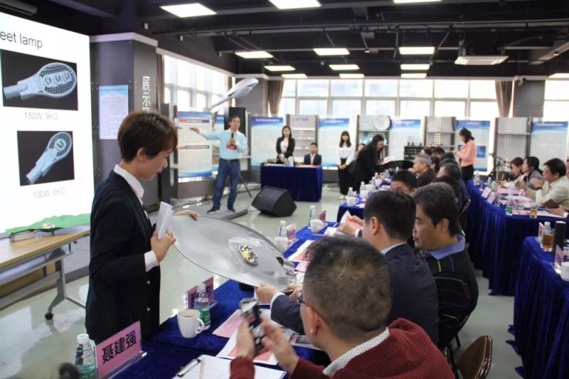 就是今天！这一劲爆事件点燃照明圈