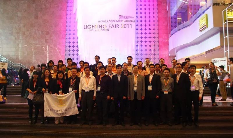 就是今天！这一劲爆事件点燃照明圈