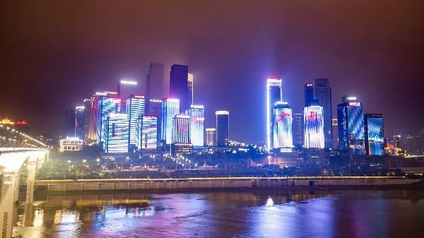 新版灯光秀点亮重庆江北嘴