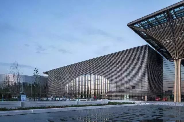 图书馆之光：天津滨海图书馆