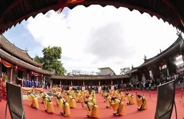 福建省首个搭载5G微基站及智慧城市全面感知功能的多功能路灯杆项目落地厦门同安