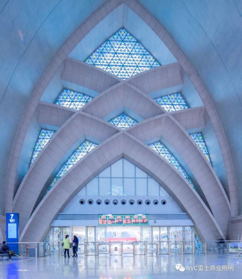 雷士案例 | 从银川火车站看如何用光亮化特色