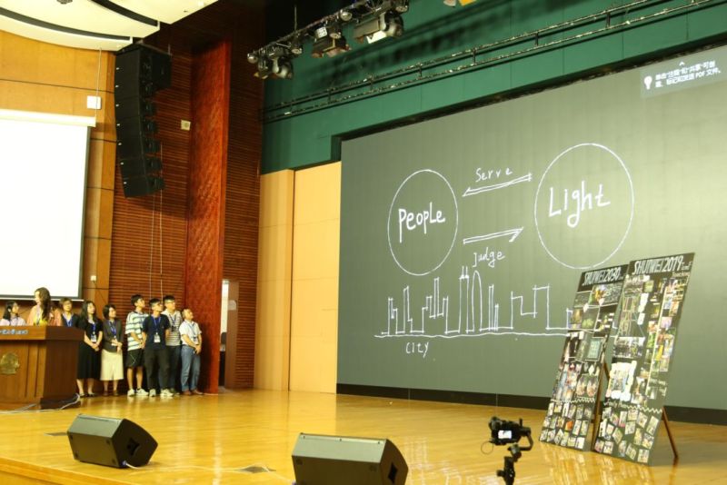 圈内从没见过这么有趣的辩论会，或许这就是深圳吧