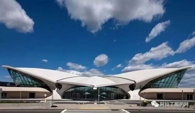 狂砸18亿！上世纪60年代的机场废弃18年后变酒店！