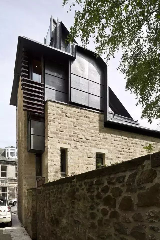 老爷子爆改66㎡别墅！一手烂牌， 却打出了王炸。