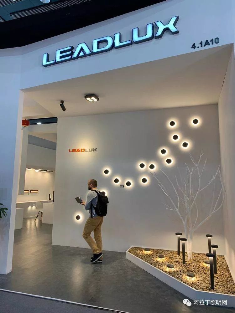 照明变奏Ⅱ：过去过去，未来未来