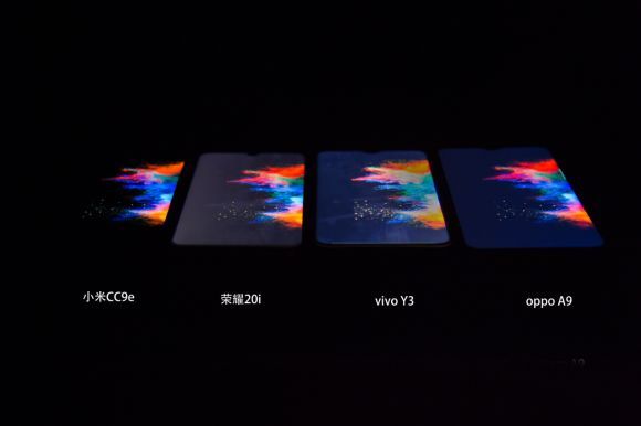 手机测评 | AMOLED屏幕与LCD相比优势明显